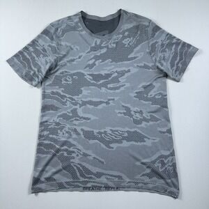 Lululemon Metal Vent Tech Barry's Gray Camo City Mens Large Short Sleeve T Shirt